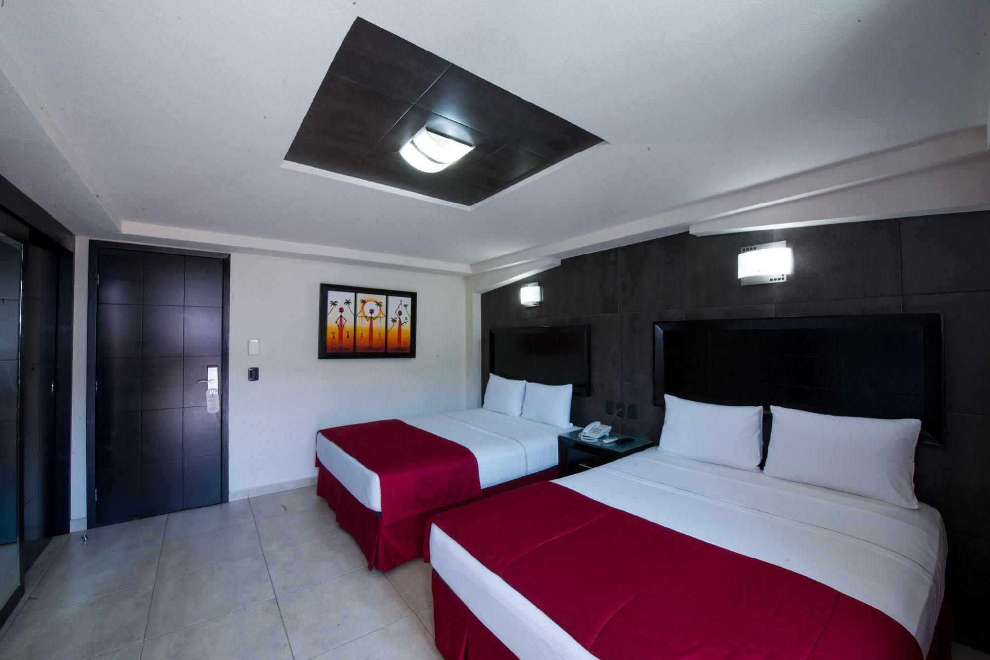 Hotel Portonovo Plaza Malecon Puerto Vallarta Extérieur photo